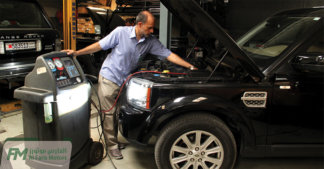 2012 Land Rover LR4 A/C System getting Checked for Cooling efficiency